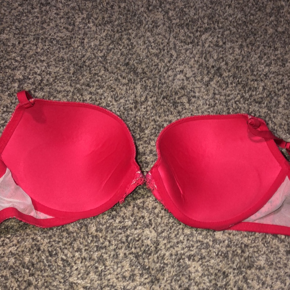 Victoria Secret Bra - Picture 4 of 5